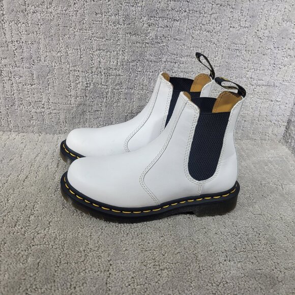 Dr. Martens 2976 Womens Size US 5 White Smooth Leather Platform Chelsea Boot NEW - Picture 1 of 8